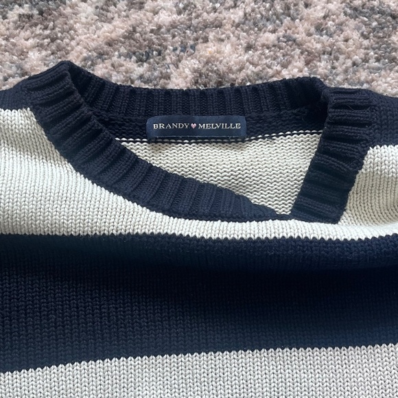 Brandy Melville Brianna Cotton sweater - Picture 2 of 4